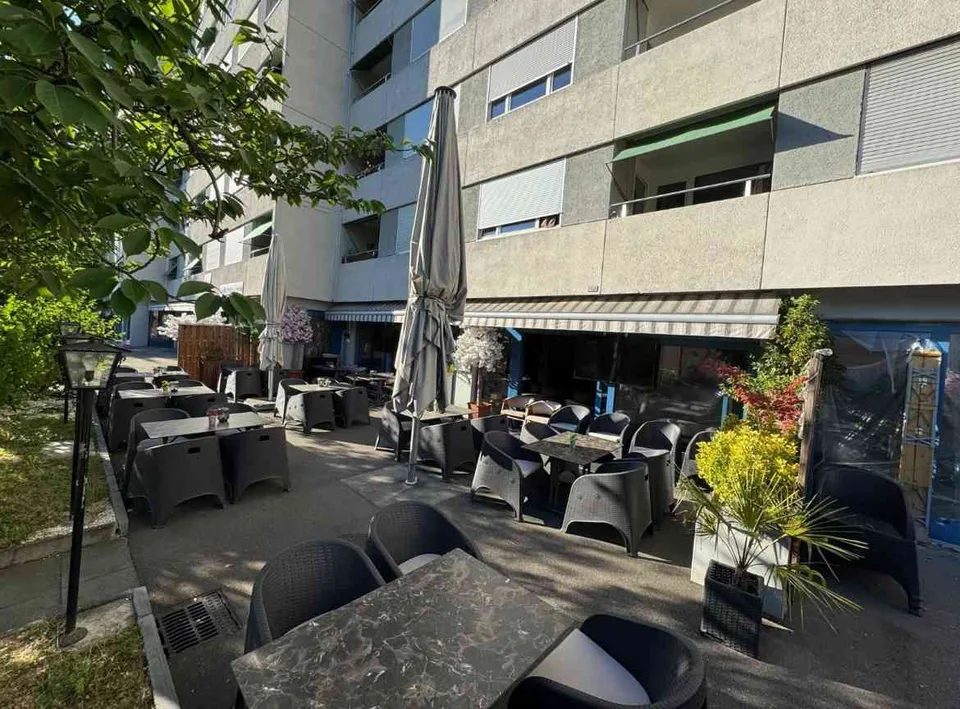Stilvolle Bar mit wunderschöner Terrasse in Wettingen zu vermieten!