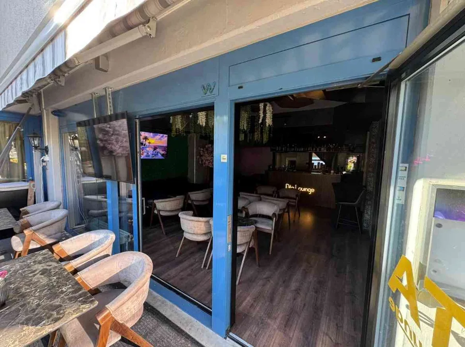 Stilvolle Bar mit wunderschöner Terrasse in Wettingen zu vermieten!