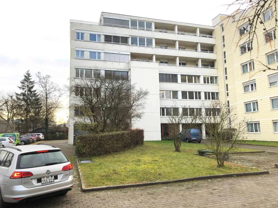 Helle Gewerberäume, Büros, ruhige Lage Nähe Tägerhard Einkaufszentrum