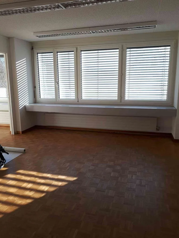 Helle Gewerberäume, Büros, ruhige Lage Nähe Tägerhard Einkaufszentrum