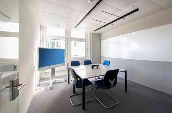 Moderne 386 m² Bürofläche im DUPLEX-Gebäude in Baden ab sofort