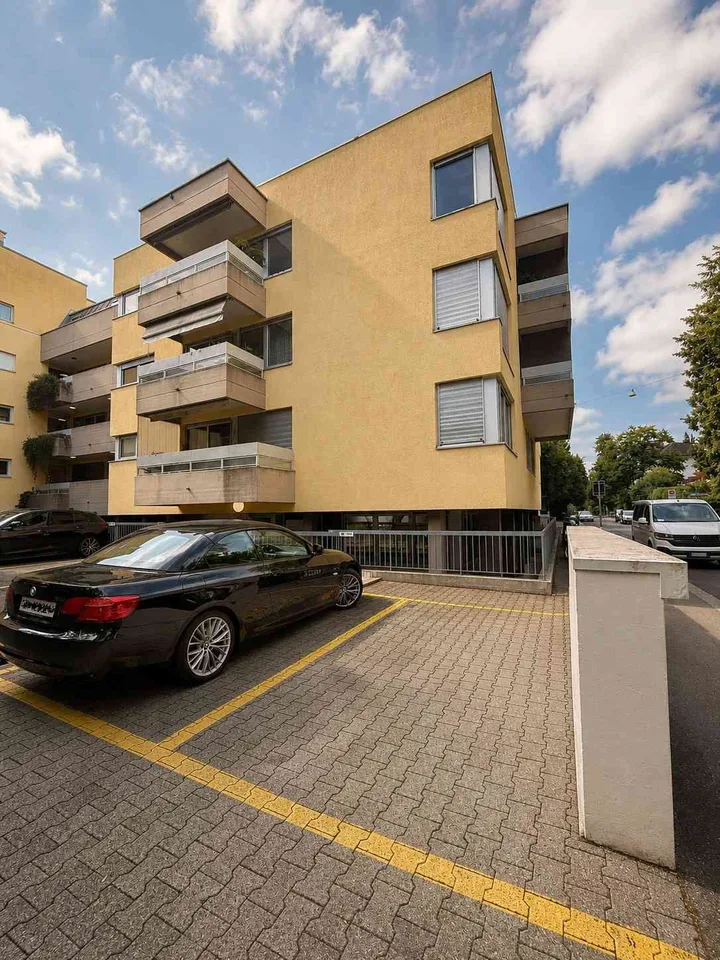 Möblierter Büroraum in Zürich-Seefeld per sofort zu vermieten