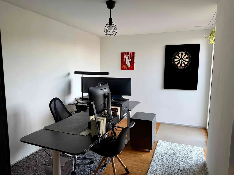 Gemütliche 3,5 Zimmer Wohnung, Möbliert + Tiefgarage