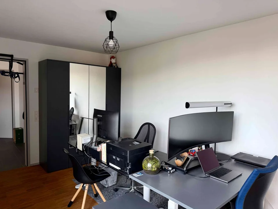 Gemütliche 3,5 Zimmer Wohnung, Möbliert + Tiefgarage
