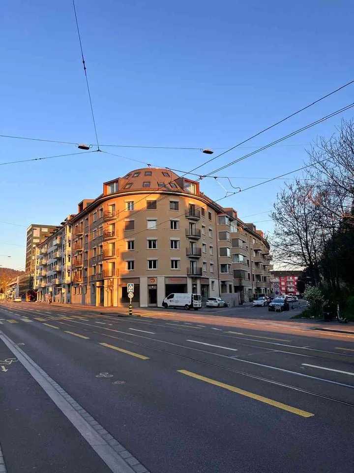 Moderne Dachgeschosswohnung Wiedikon