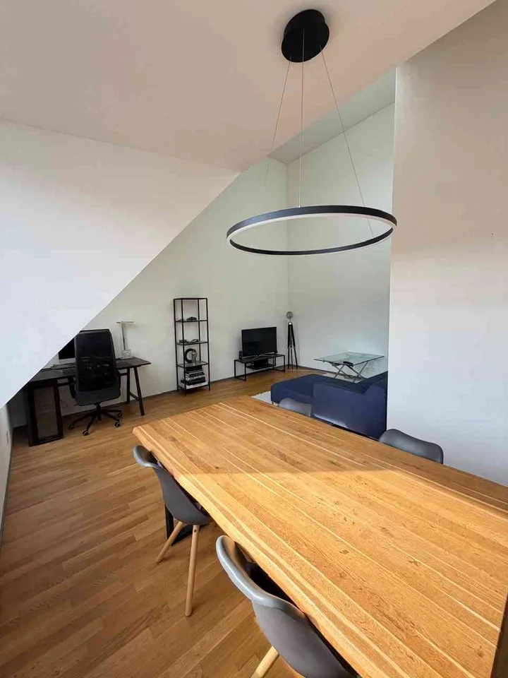 Moderne Dachgeschosswohnung Wiedikon