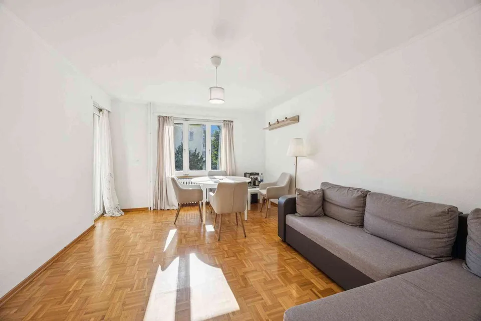 Ruhige 3.5-Zimmer-Wohnung mit Balkon & Geschirrspüler in Dübendorf