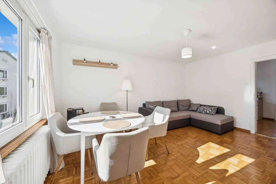 Ruhige 3.5-Zimmer-Wohnung mit Balkon & Geschirrspüler in Dübendorf