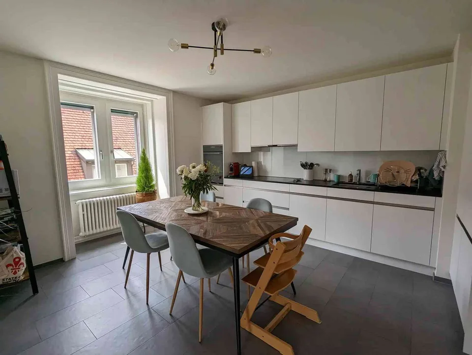 5-room apartment in a beautiful building in Zurich District 6