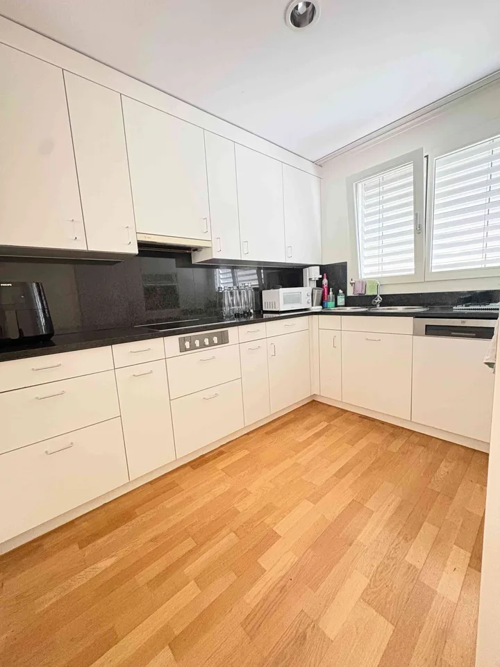 Exklusives 6.5-Zimmer-Reiheneinfamilienhaus mit Einliegerwohnung