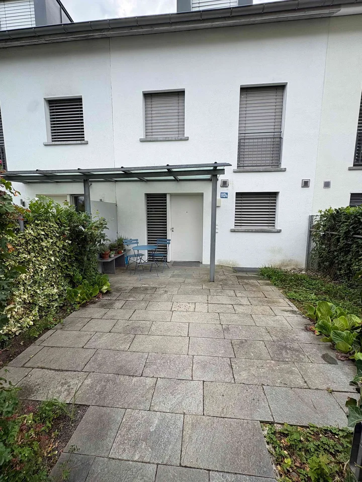Exklusives 6.5-Zimmer-Reiheneinfamilienhaus mit Einliegerwohnung