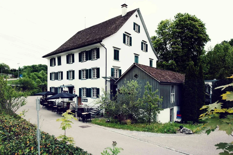 schönes Eckbüro an bester Lage in Effretikon (1 Min von Autobahn)