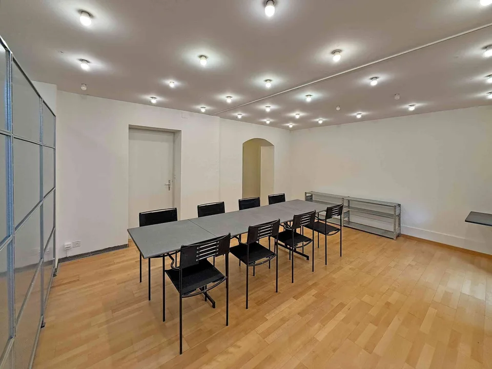 Büroraum oder Atelier mit Archiv, Garderobe, WC und eigenem Eingang