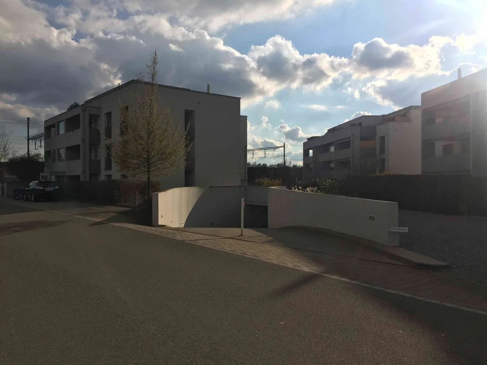 Tiefgaragenplatz in Bassersdorf