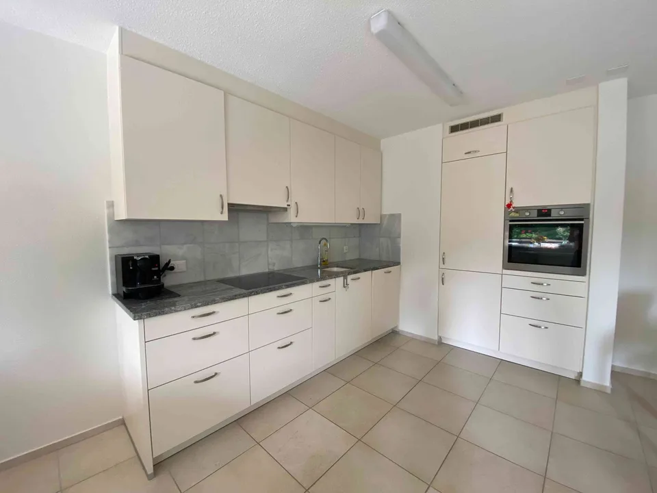 Ruhige 2.5 Zimmerwohnung (60 m2) in ruhigem Haus in Zürich