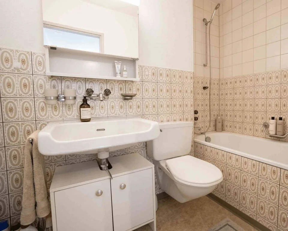 Frisch renoviertes Wohnen mit Weitblick: Helle 2.5-Zimmer