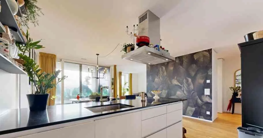 Exklusives Skyline-Wohnen: Moderne 2.5-Zimmer-Wohnung im 9