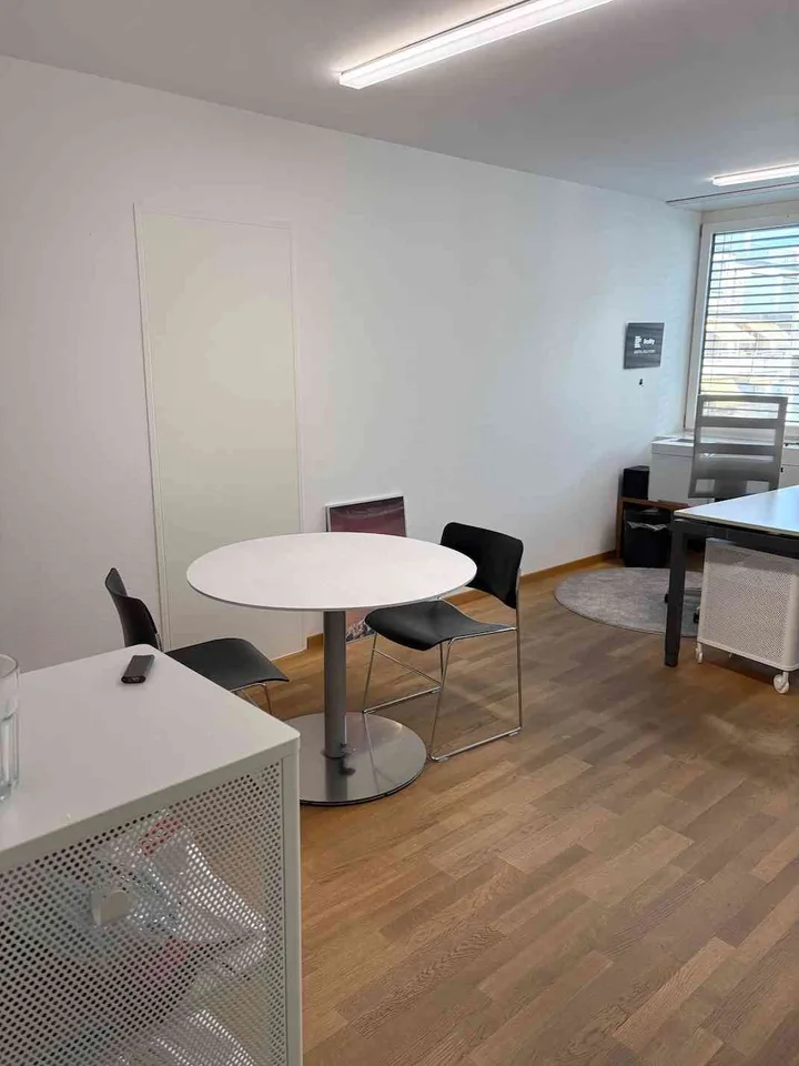 Privates Büro in repräsentativer Bürogemeinschaft im Zürcher See
