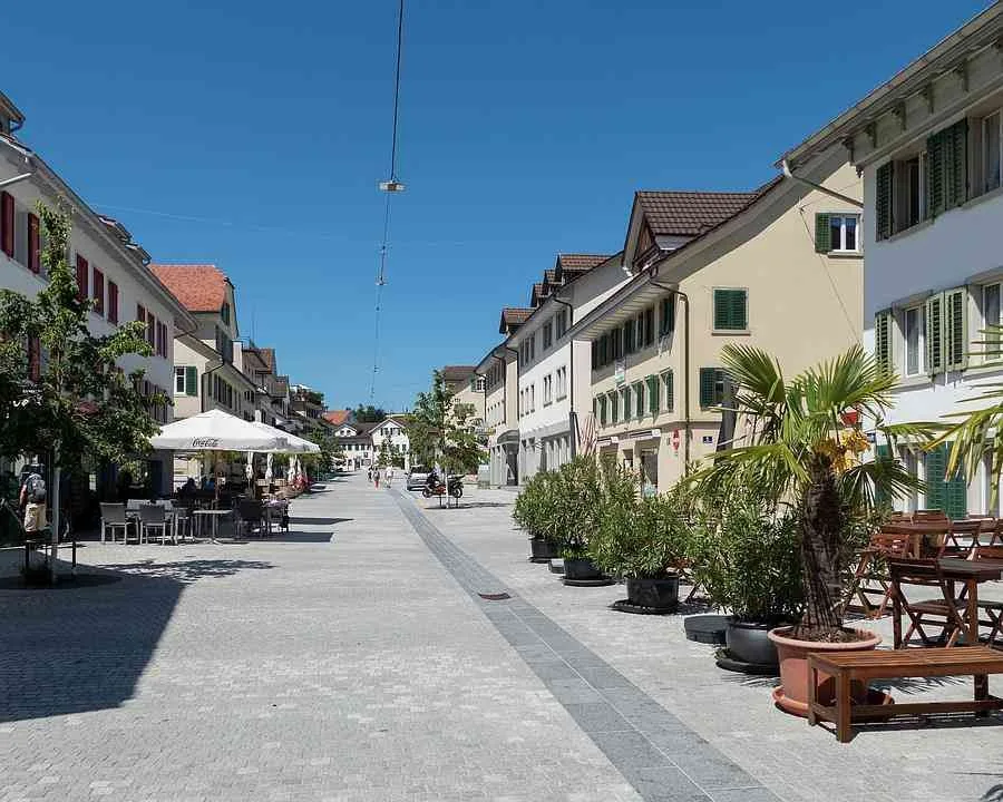 Praxisraum 40m2 in der Begegnungszone Seestrasse