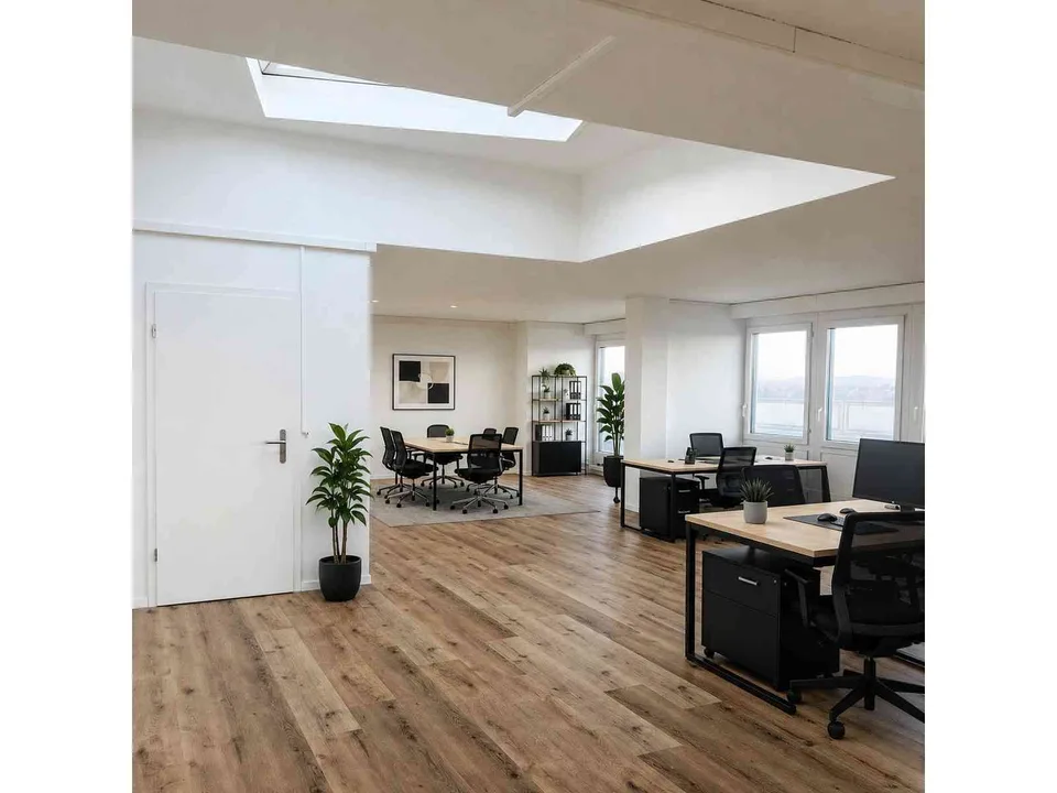 Helles Attika-Grossraumbüro 90 m² mit Dachterrasse, 4. OG Fällanden – Foto 9 von 12