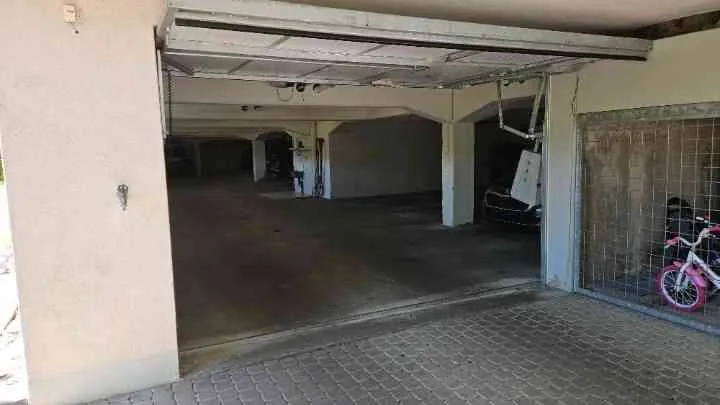 Parkplatz in Tiefgarage in Zürich Leimbach zu vermieten