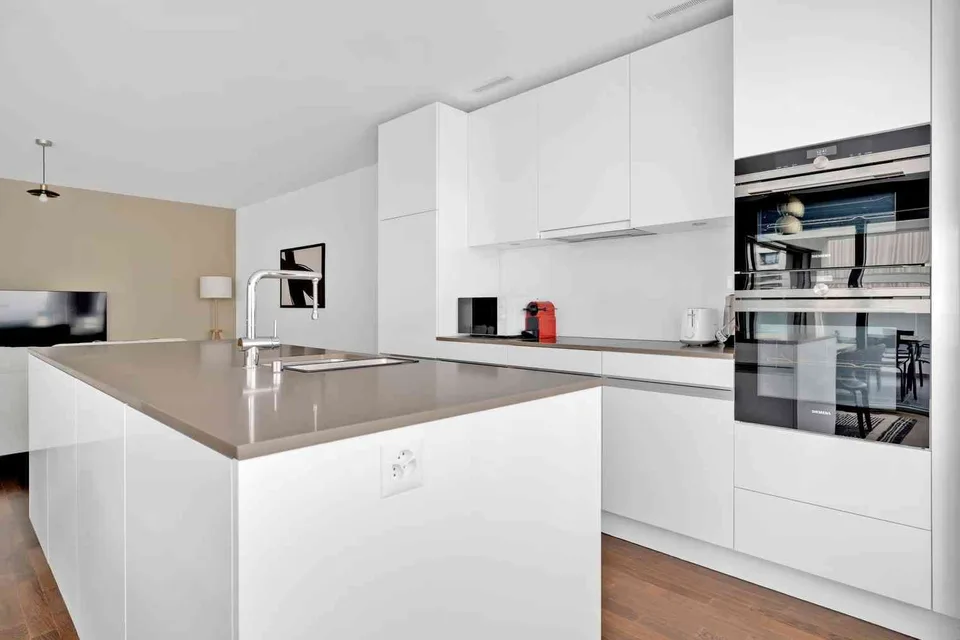 NEU: Sonnendurchflutete und moderne Wohnung im Glattpark nahe zu See