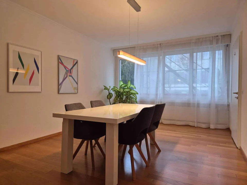 Grosszügige 5.5-Zimmer-Terrassenwohnung mit Seeblick am Zürichberg