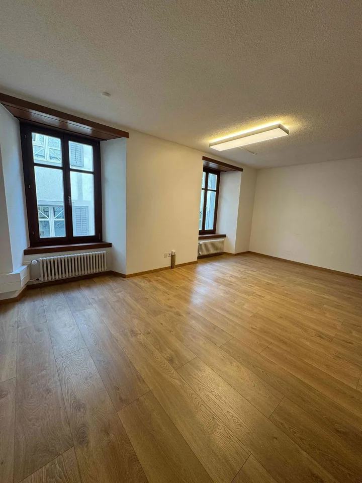 Grosszügiges Büro zentral im Seefeld - Nachmieter gesucht