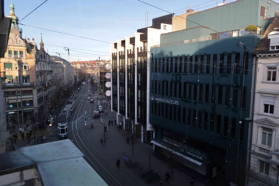 Komplettes Büro an Top-Lage Bahnhofstrasse Zürich – möbliert, NK inkl.