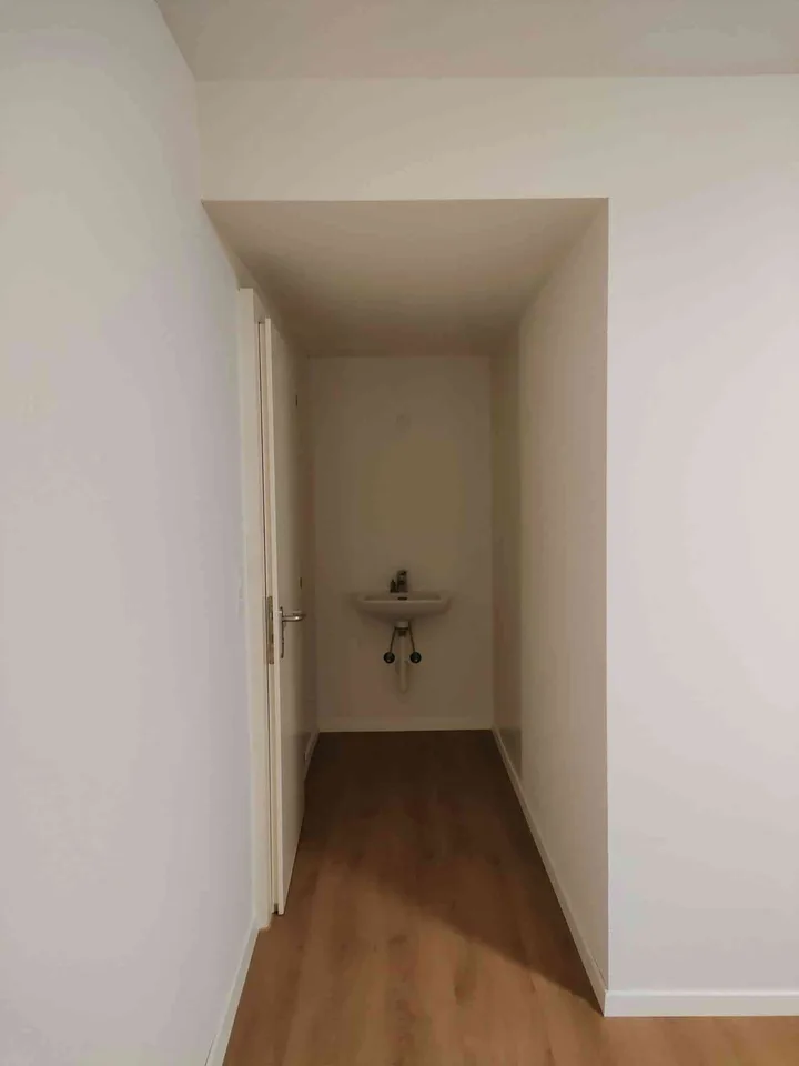 RAUM ZU VERMIETEN