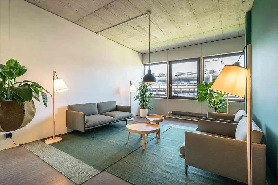 Flexible Büros im ORBIZ Noerd inklusive Lounge. Telefonboxen und mehr