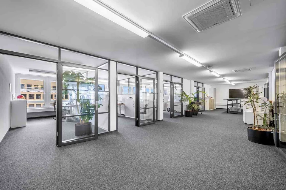 "Moderne/Klimatisierte Büros (Co-Working) ab 150 CHF m2 * Jahr