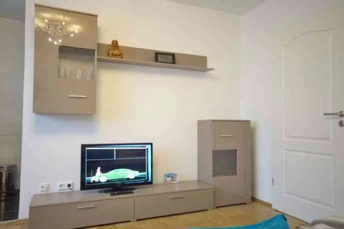 Sehr schön möbliertes Apartment mit Balkon