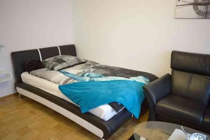 Sehr schön möbliertes Apartment mit Balkon