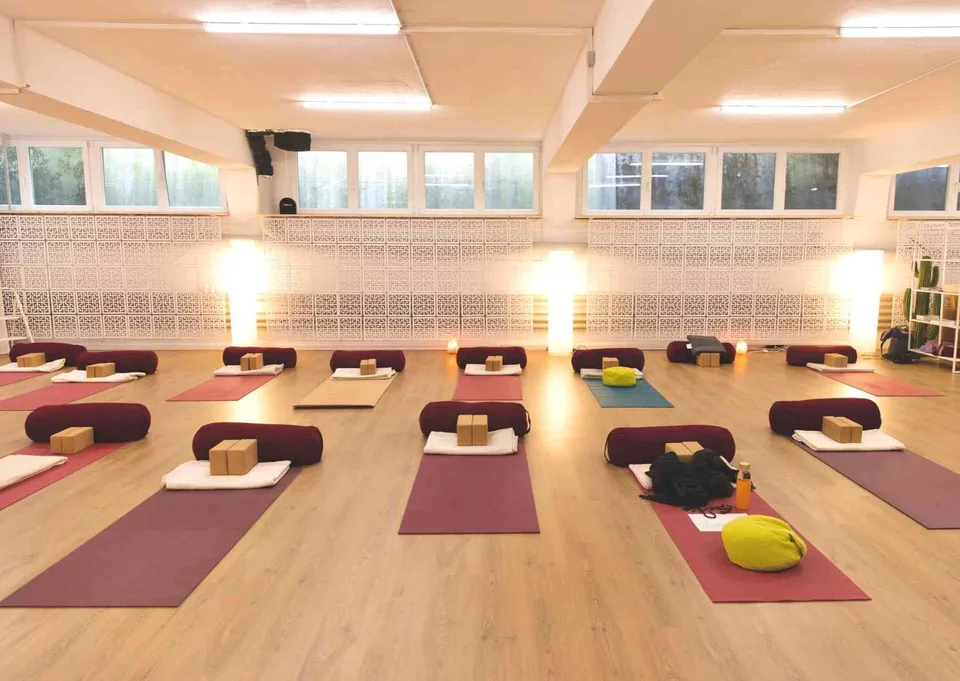Slot für Yoga, Mediation, Tanz o.ä. am Montag- und Dienstag Abend