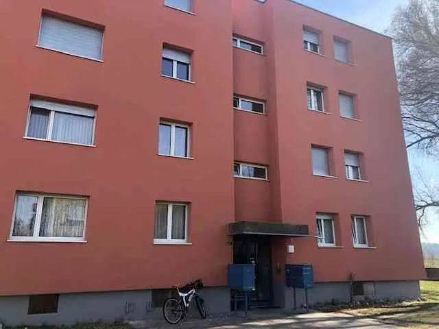 WIR VERMIETEN AB 01.08.2025 EINE 1 ZWG IM 3. OG IN FEHRALTORF