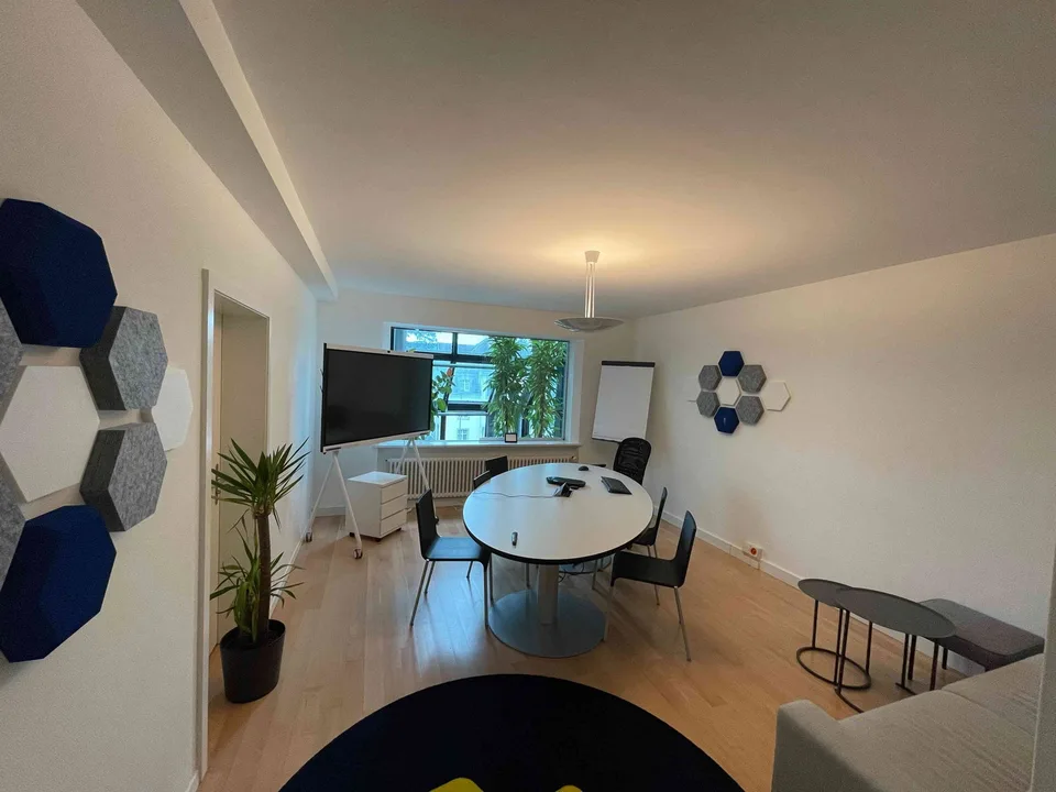 Büroräumlichkeiten mit Seesicht und Terrasse
