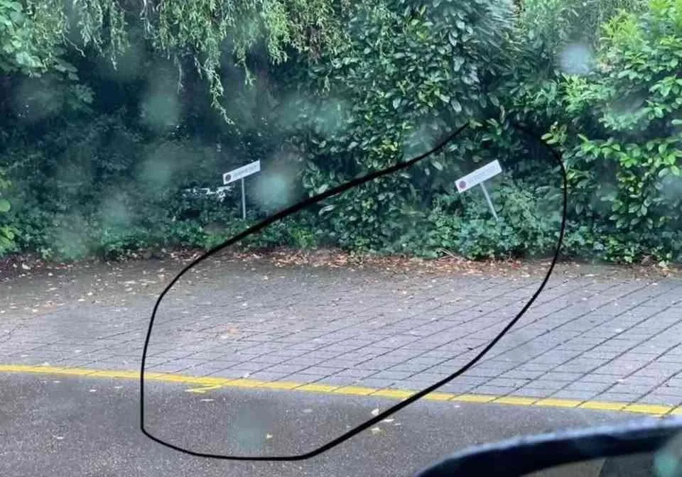 [1XX] MIETEN Parkplatz Kleinbus / PW Zürich Oerlikon beim tibits