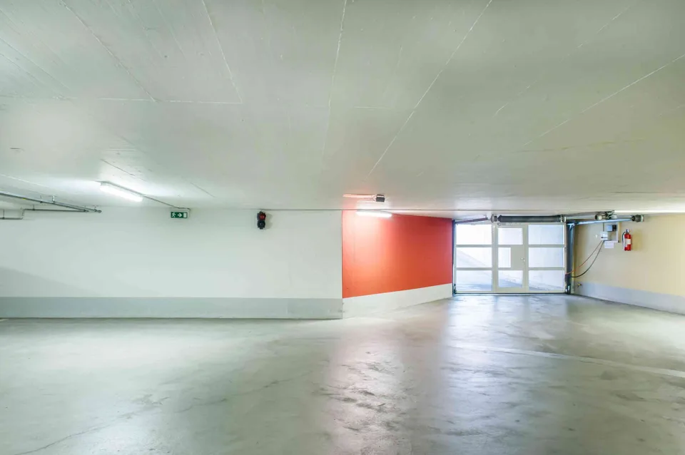 Motorradparkplätze in der Tiefgarage zu vermieten, Schwerzenbach ZH