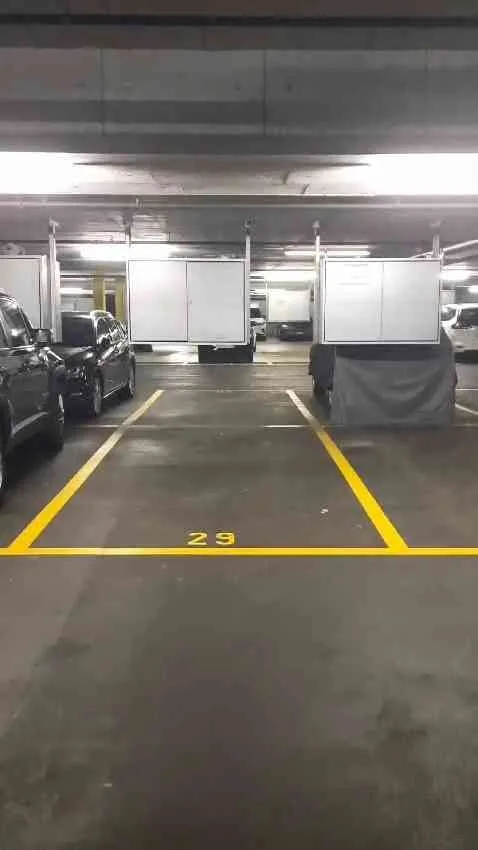 Grosser Tiefgaragenplatz verfügbar ab 01.04.25