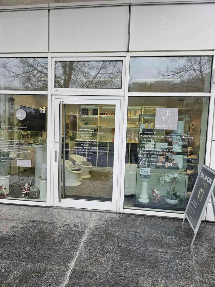 Untermiete - Platzmiete im Beautysalon in Adliswil