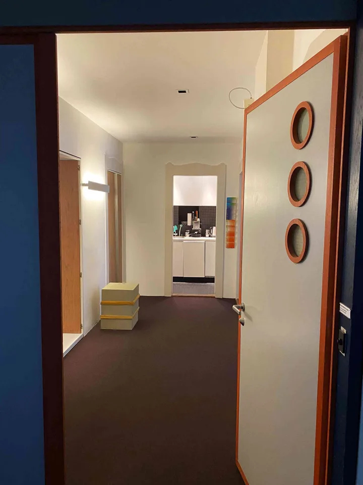 Charmantes, möbliertes Büro im Kreis 4 – Nachmieterin gesucht