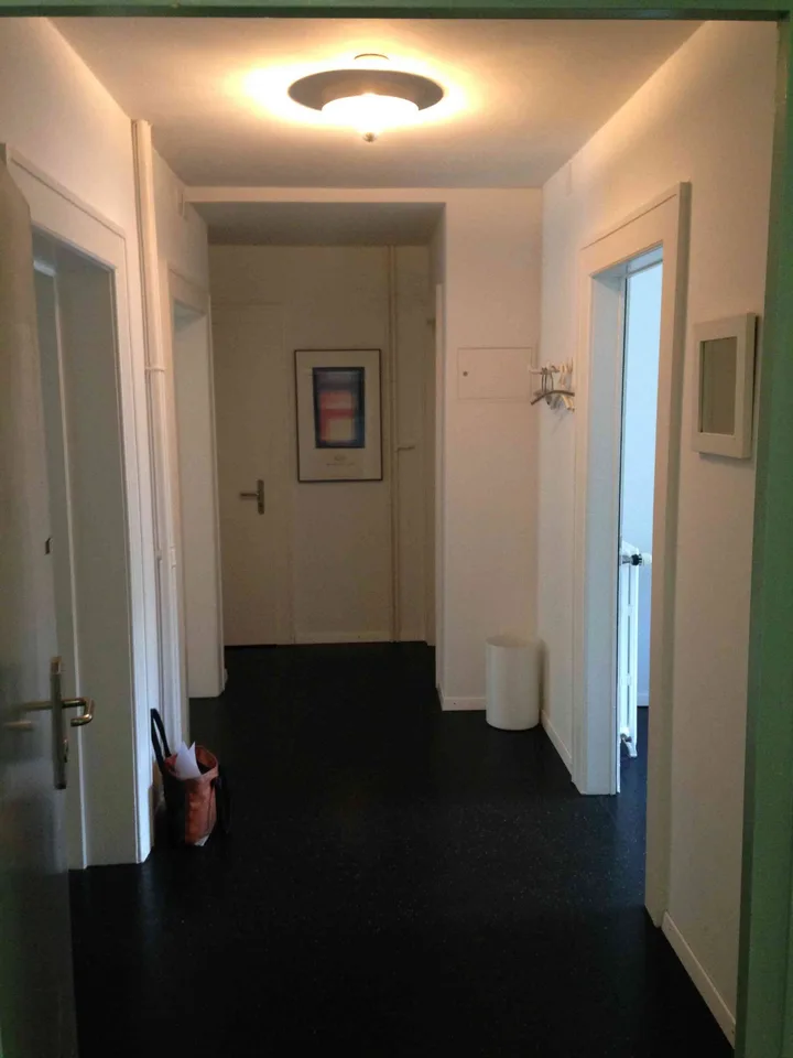 NachmieterIn für grossen Praxisraum am Hegibachplatz gesucht