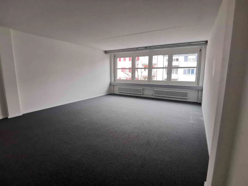 geräumiges Büro im Zentrum von Zürich Seebach