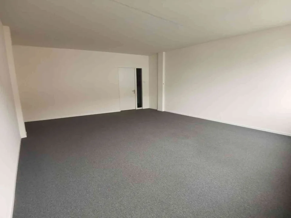 geräumiges Büro im Zentrum von Zürich Seebach
