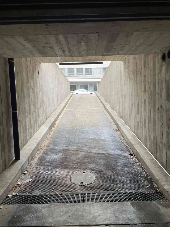 Tiefgaragen Stellplatz im Zentrum von Seefeld