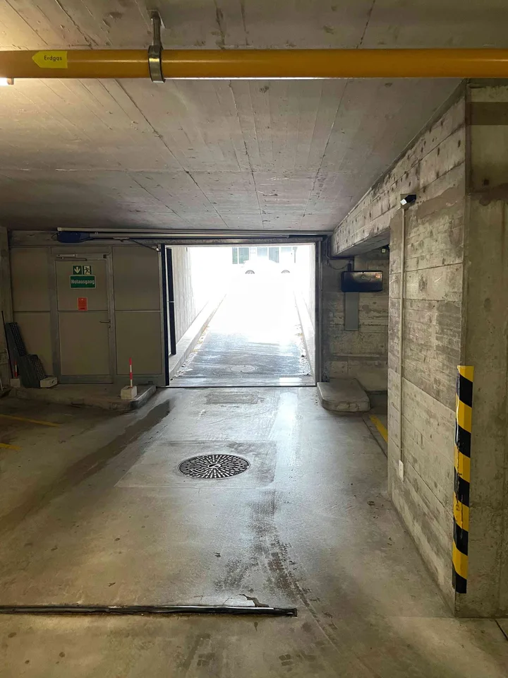Tiefgaragen Stellplatz im Zentrum von Seefeld