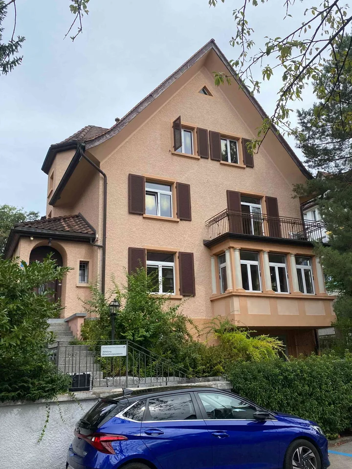 Haus am Zürichbeg zu Vermieten als Büro, Agentur oder Kanzlei