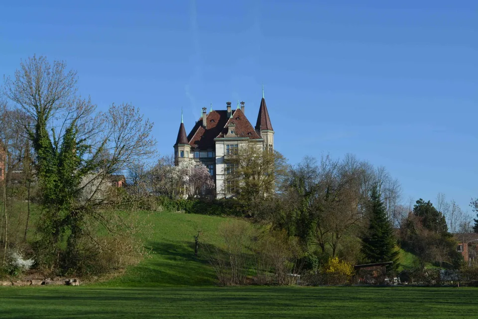 "SCHLOSS SIHLBERG, historisches Geschäftshaus