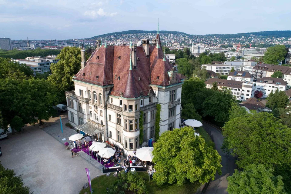 "SCHLOSS SIHLBERG, historisches Geschäftshaus